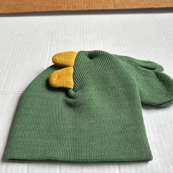 Kids green & yellow dinosaur themed hat & mittens set - Picture 3 of 7